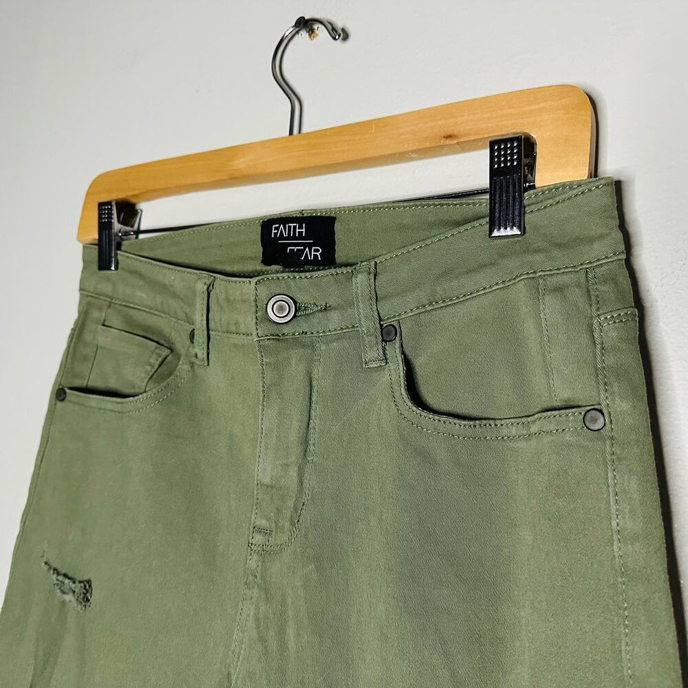 FAITH OVER FEAR Women's Army Green Distressed Skinny Jeans Size Small - Picture 8 of 10
